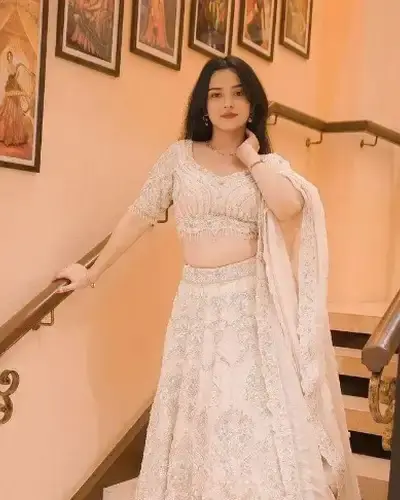 Escort Matiali